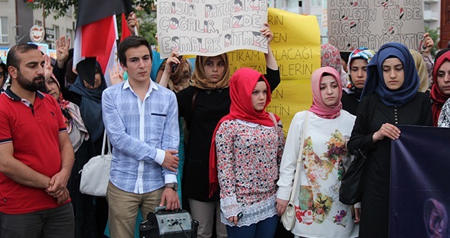 konyada-mursinin-idam-karari-protesto-edildi-4