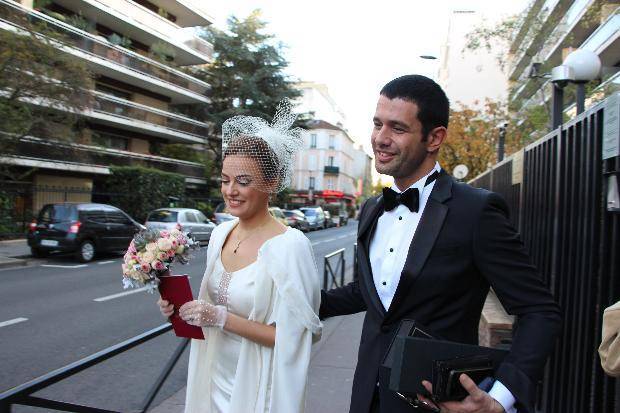 Paris’te evlendiler Hiç romantik değil