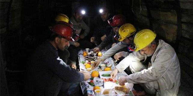 Maden ocağında yılbaşı kutlaması