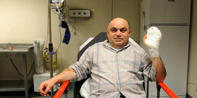 Beyköy Belediye Başkanı Kılıç, tüfeği kazara ateş alınca yaralandı