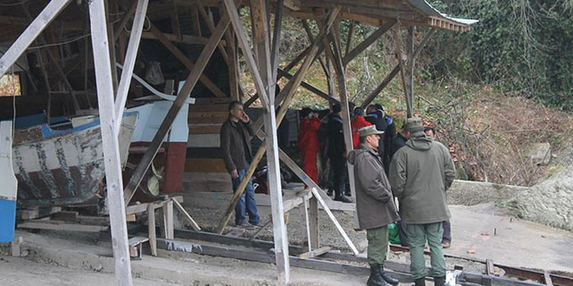 Eşine kızdı evi terk etti