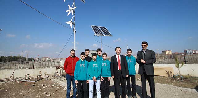 Öğrenciler okullarının elektriğini üretecek
