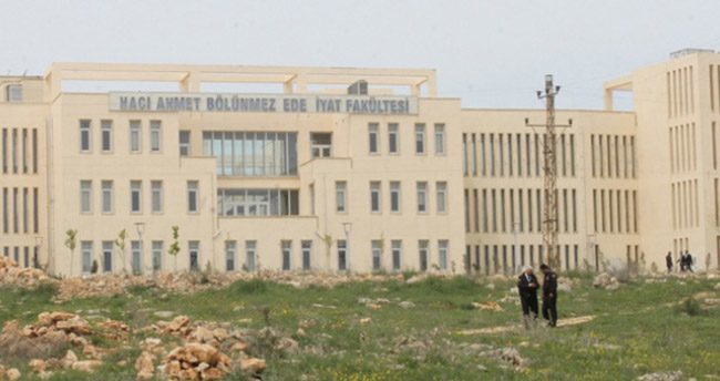 Üniversite kana bulandı: 1 ölü 4 yaralı