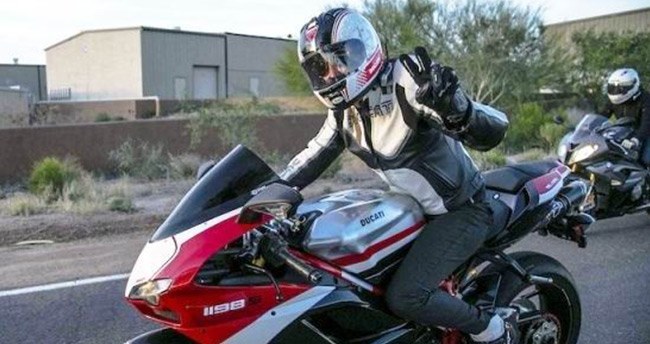 Motosiklet kullananlara egzoz uyarısı