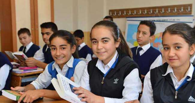 17 milyon 559 bin öğrenci Cuma günü tatile girecek