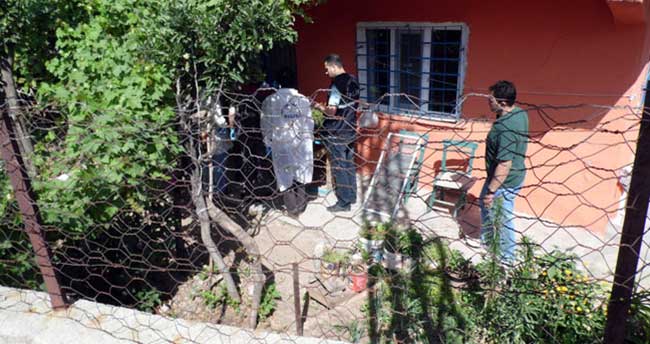 Hırsız ev sahibini öldürdü, karısını yaraladı