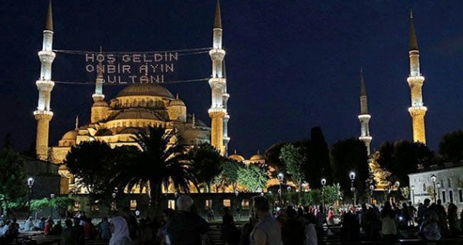 İlk oruç hangi gün? İlk teravih ne zaman?