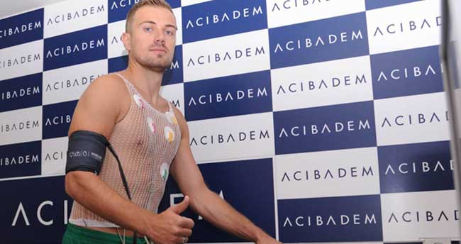 Mert Günok sağlık kontrolünden geçti