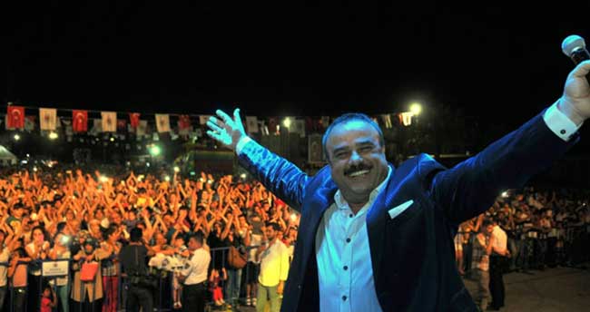 Bülent Serttaş Kepezlileri coşturdu