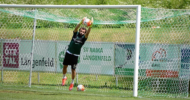 Mehmet Uslu kalede şov yaptı