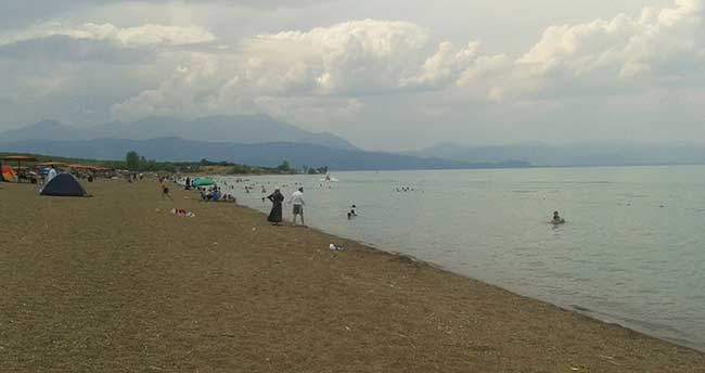 Karaburun plajı, tatilcilerin yeni gözdesi
