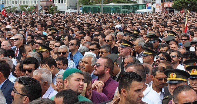 Şehit cenazesi öncesi gerginlik