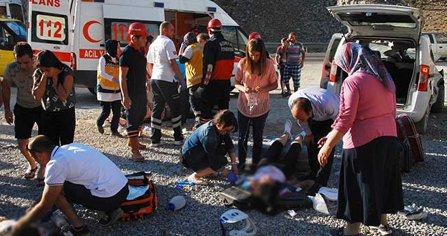Akseki-Seydişehir Yolunda Feci Kaza: 2 ölü, 4 yaralı