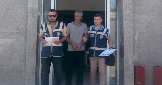 Liseli öğrencilerin etek altı resmini çeken öğretmen suç üstü yakalandı