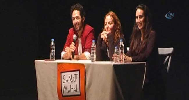 Mert Fırat ve Melisa Sözen hayranlarıyla buluştu