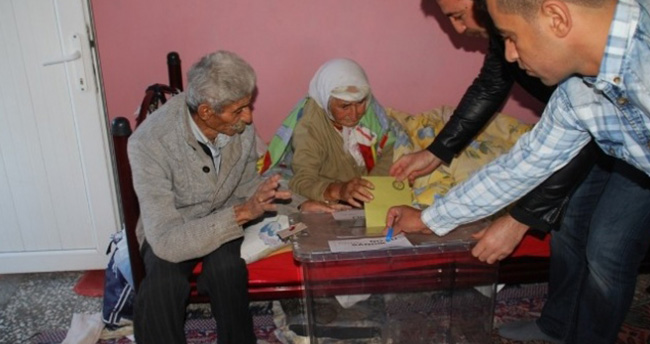 Bu Köyde İki Kişi Oy Kullandı
