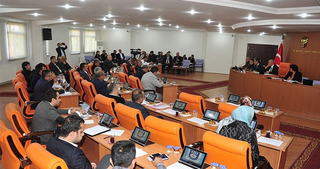 Konuk, belediye meclisi toplantısına katıldı