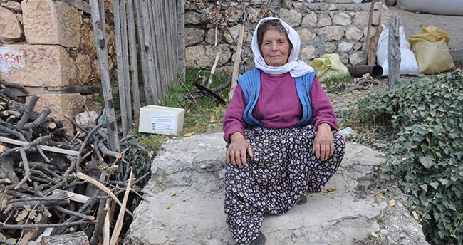 Ayşe ninenin yüzü 75 yaşında gülecek