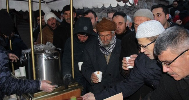 AK Parti Karatay Gençlik Kolları Sabah Namazında Bir Araya Geldi