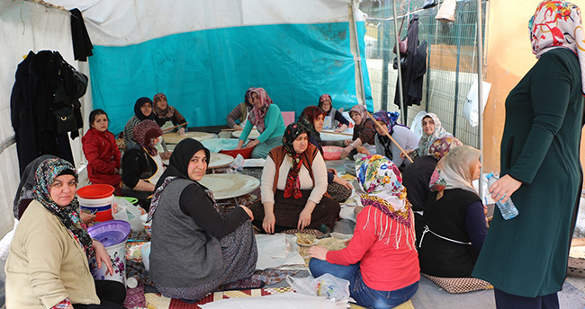 Ak Parti Karatay’dan ihtiyaç sahiplerine kermes