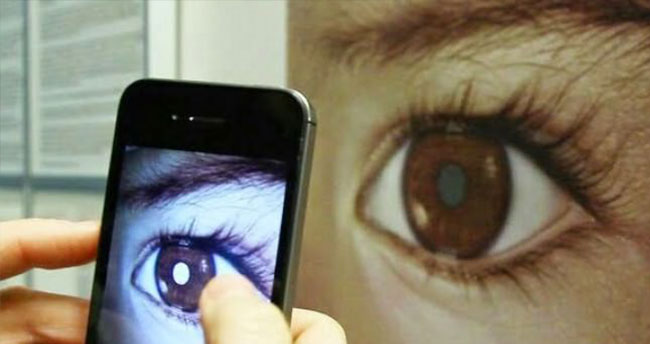 Çocuğunuz fotoğrafa böyle bakıyorsa dikkat!