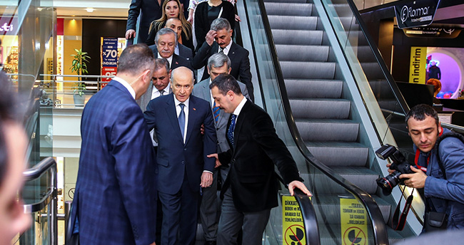 Bahçeli’den AVM ziyareti