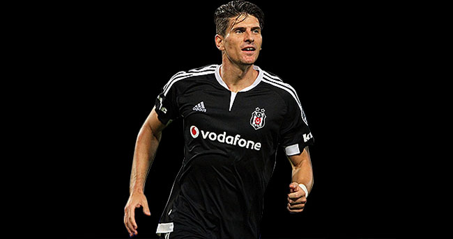 Mario Gomez Beşiktaş’ta kalma şartını açıkladı