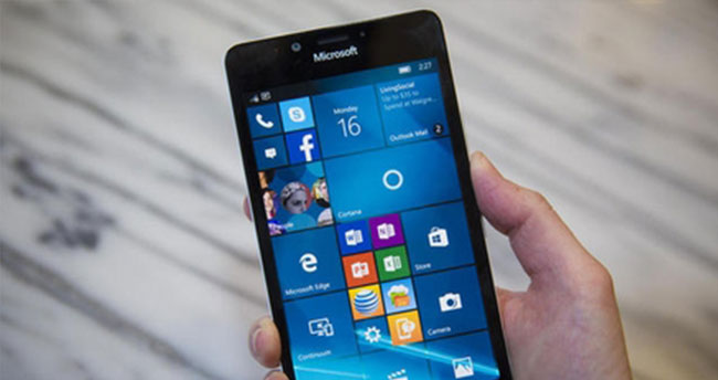 Lumia stokları eritme derdinde