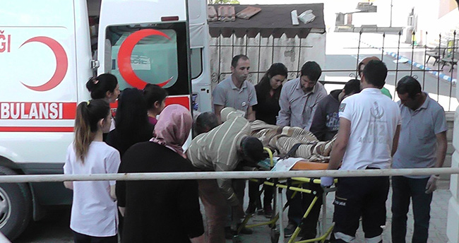 Konya’da bir genç kendini balkon demirlerine astı