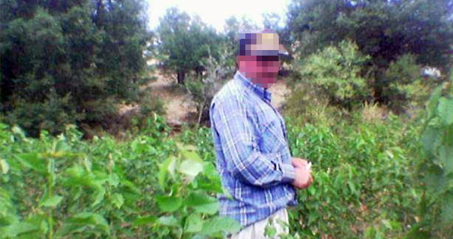 Eşini düğünde döverek öldürdü