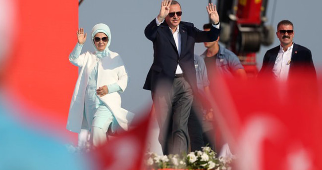 Demokrasi ve Şehitler Mitingi sosyal medyayı salladı