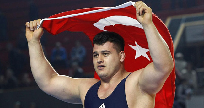 Rıza Kayaalp gümüş madalyanın sahibi oldı