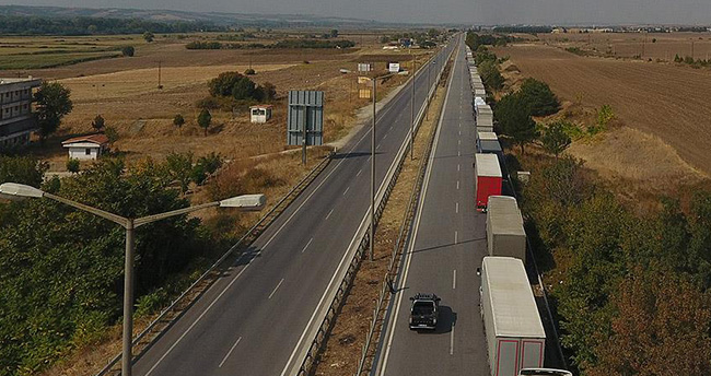 FETÖ üyeleri tır dorsesinde Romanya’ya kaçarken yakalandı