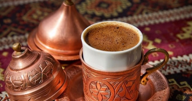 Günde 3 bardak kahve bunalmayı önlüyor