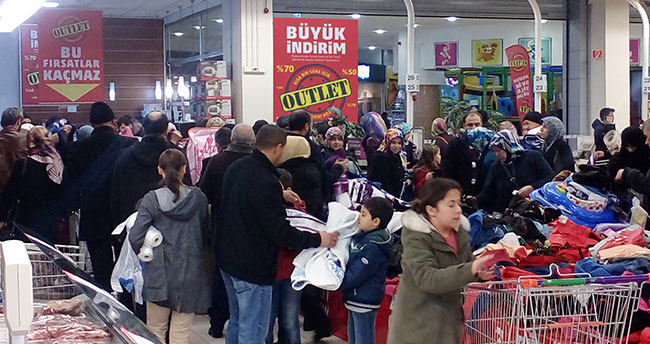 Adese’nin Outlet İndirimine İlgi Büyük