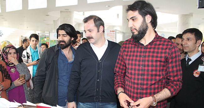 Diriliş Ertuğrul oyuncuları Kutluca ve Batuhan Konya Kitap Günleri’nde