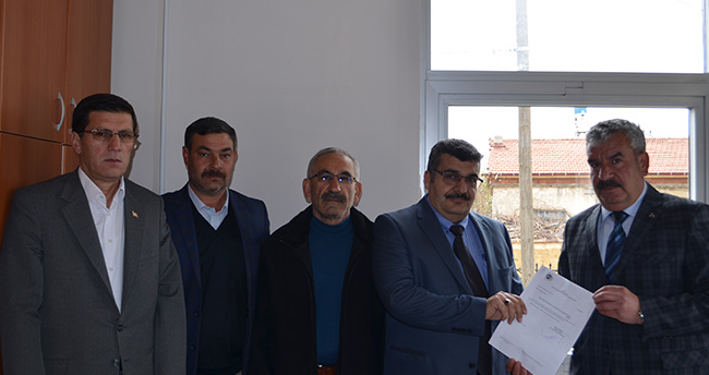 MHP Ilgın İlçe Başkanı Ok mazbatasını aldı