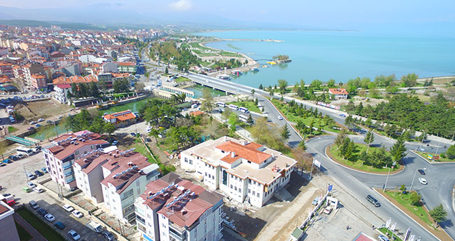 Beyşehir’e ‘deniz manzaralı’  hanımlar lokali