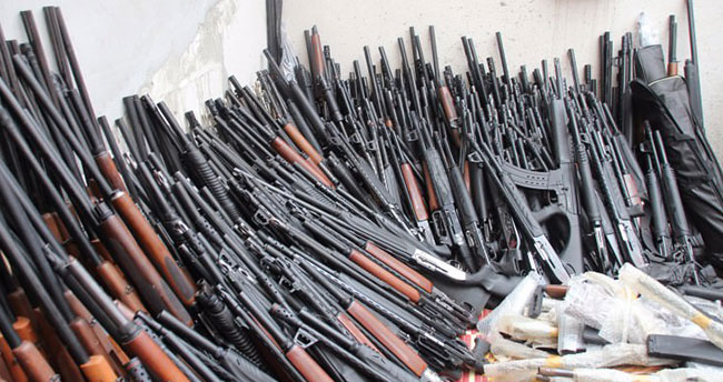 Hatay’da 1 kamyon dolusu silah yakalandı!