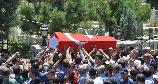 Konyalı Şehit Polis Battal Yıldız son yolculuğuna uğurlandı