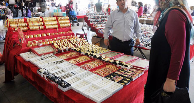 Düğünlerde ‘çakma altın’ dönemi…