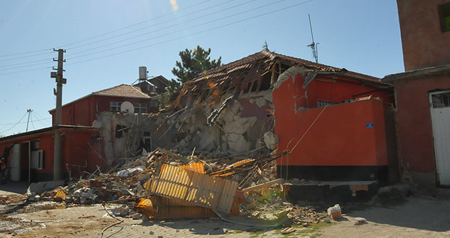 Akşehir genelevi yıkıldı