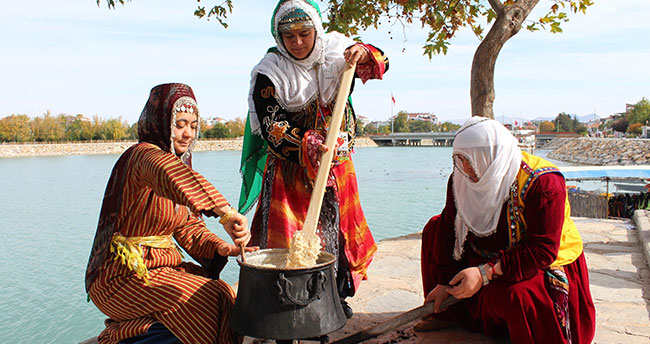 Beyşehir’deki tarhana geleneği, festivalle dünyaya tanıtılacak