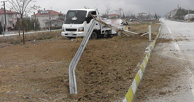 Konya’d kontrolden çıkan pikap takla attı: 3 yaralı