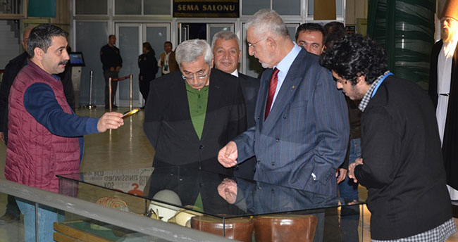 Yazar Ömer Tuğrul İnançer, Konya’daki “Derviş Çeyizi” Sergisini Gezdi