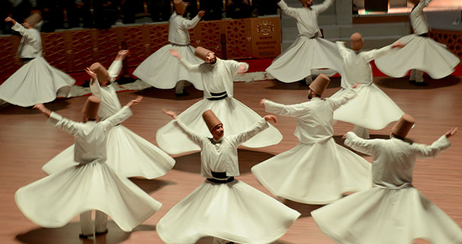 Konya’da sema programı yoğun ilgi görüyor