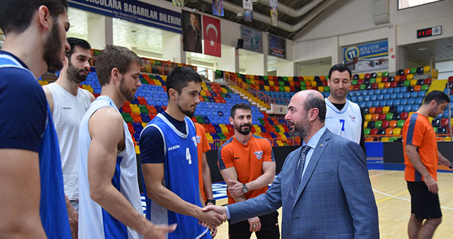 Başkan Pekyatırmacı Basketbol takımına güveniyor