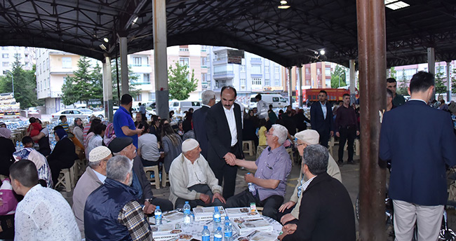 Konya’da mahalle iftarları devam ediyor