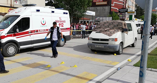 Konya’da kırmızı ışıkta pompalı tüfekle kanlı infaz