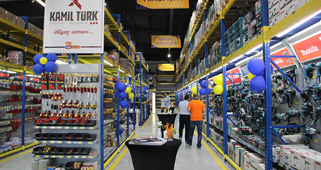 Konya’nın en büyük endüstriyel yapı marketi açıldı